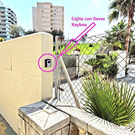 On Beach Deluxe Apartment With Pools And Own Garden Эль-Пуэрто-де-Санта-Мария Экстерьер фото