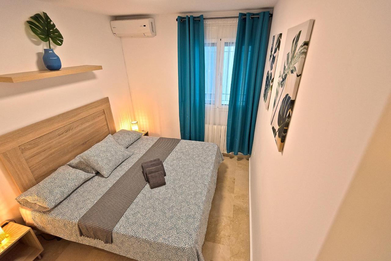 On Beach Deluxe Apartment With Pools And Own Garden Эль-Пуэрто-де-Санта-Мария Экстерьер фото
