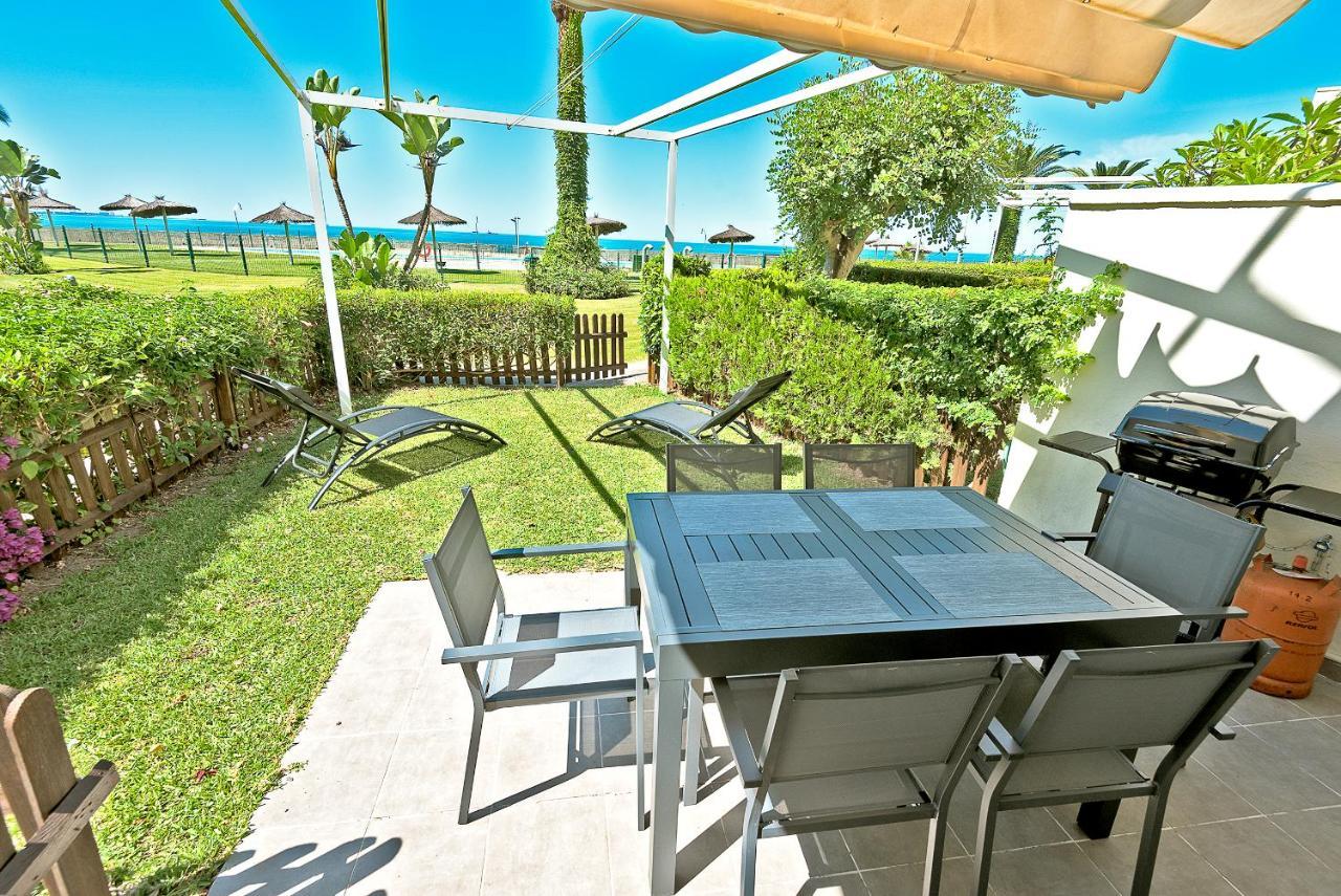 On Beach Deluxe Apartment With Pools And Own Garden Эль-Пуэрто-де-Санта-Мария Экстерьер фото