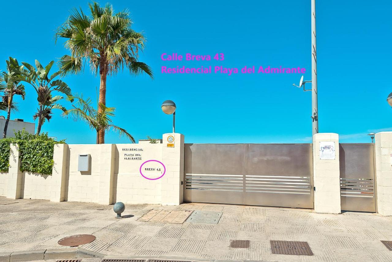 On Beach Deluxe Apartment With Pools And Own Garden Эль-Пуэрто-де-Санта-Мария Экстерьер фото