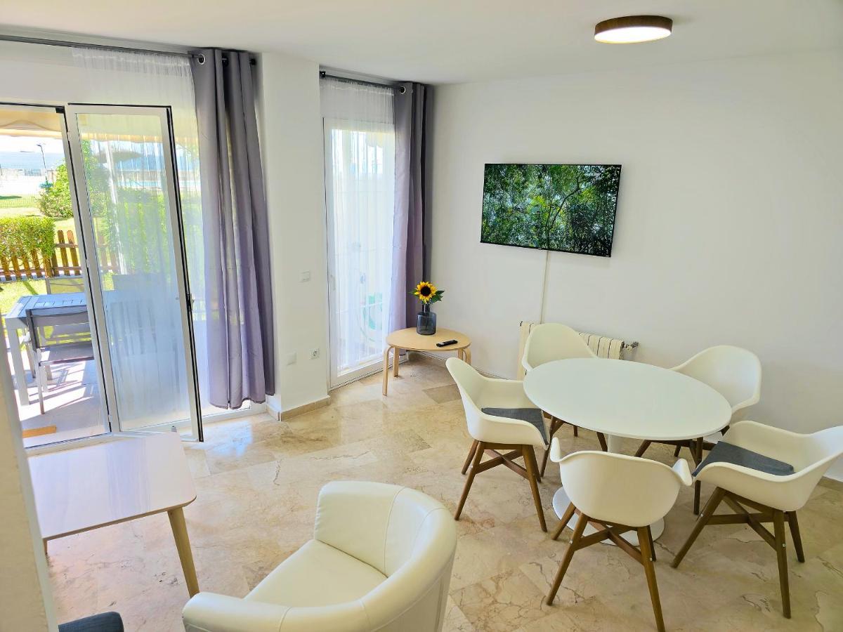 On Beach Deluxe Apartment With Pools And Own Garden Эль-Пуэрто-де-Санта-Мария Экстерьер фото