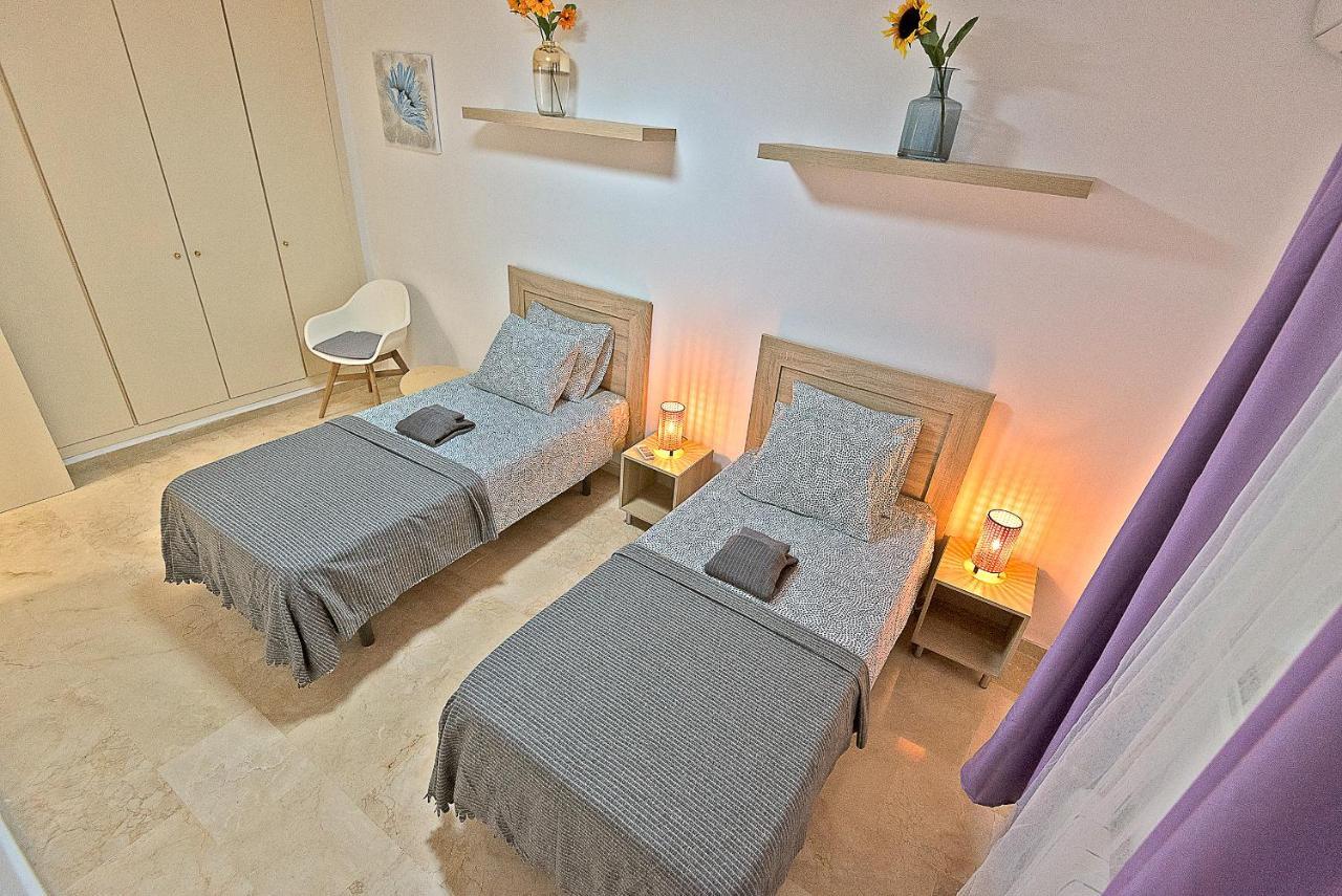 On Beach Deluxe Apartment With Pools And Own Garden Эль-Пуэрто-де-Санта-Мария Экстерьер фото